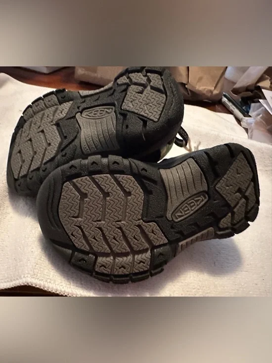 Keen Kids Rainbow Multi-Color Closed-Toe Sport Sandals - Picture 5 of 7